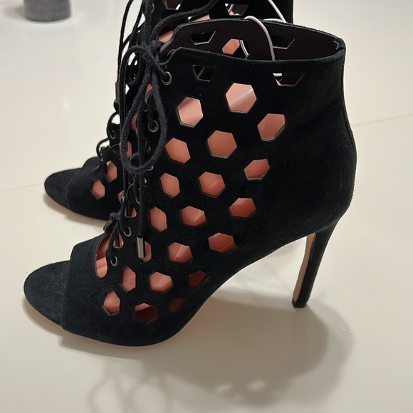 New Via Spiga Cage Black Suede Heels Size 8.5 - Picture 5 of 15